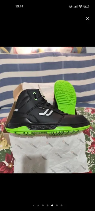 Botas seguridad Jallatte S3
¡¡ 141€ en tienda !!