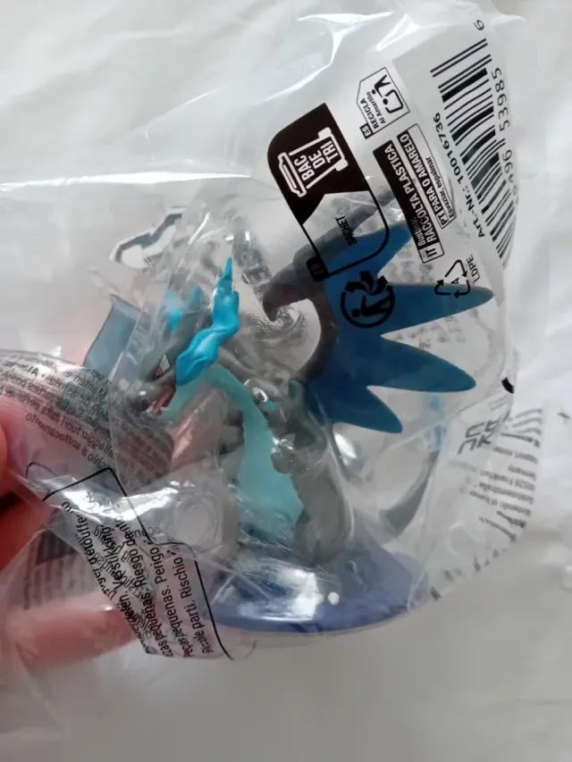 Figura Mega Charizard X Pokémon precintada