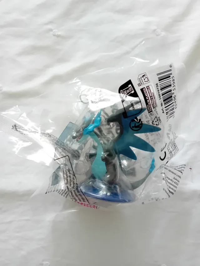 Figura Mega Charizard X Pokémon precintada