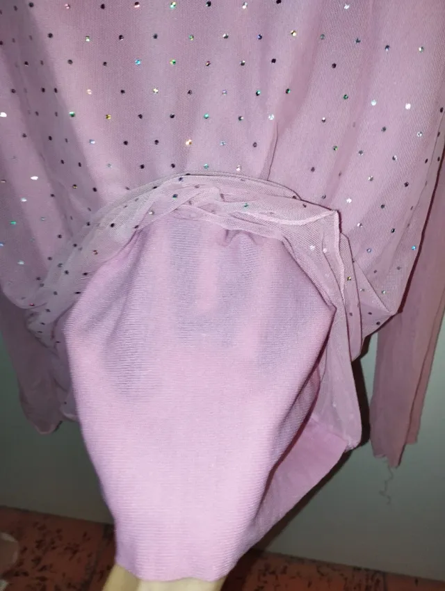 Maglia rosa con brillantini