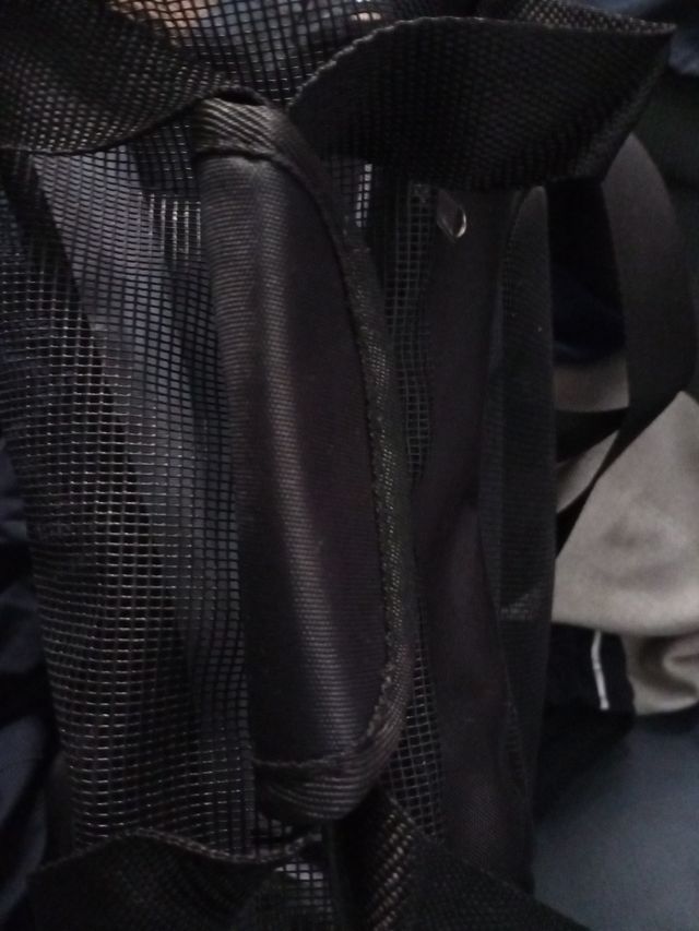 Transportín negro para mascotas