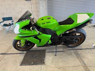 Kawasaki ZX 10 R Moto de Circuito