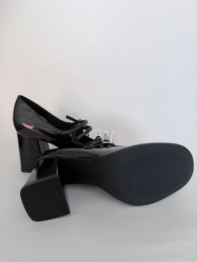 Zapatos de tacón negros