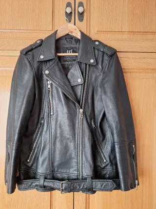 Cazadora cuero negra Zara TRF