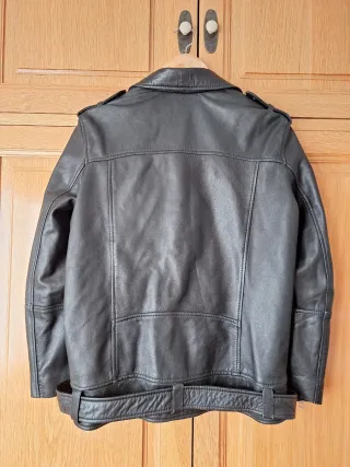 Cazadora cuero negra Zara TRF