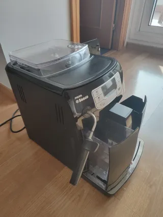 Cafetera Philips Saeco Intelia Superautomática
