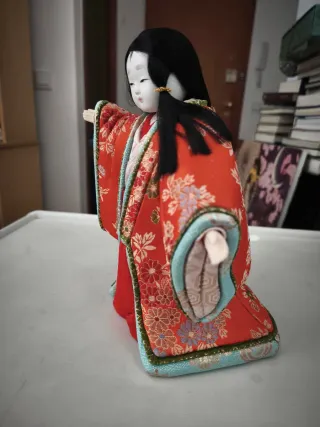 Muñeca japonesa tradicional Ningyo