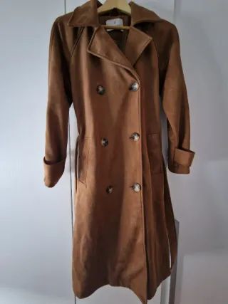Abrigo marrón imitación ante