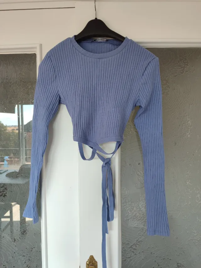 Crop top azul Zara detalle lazada