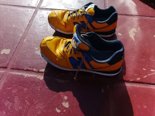 Zapatillas New Balance 574 Amarillas y Azules