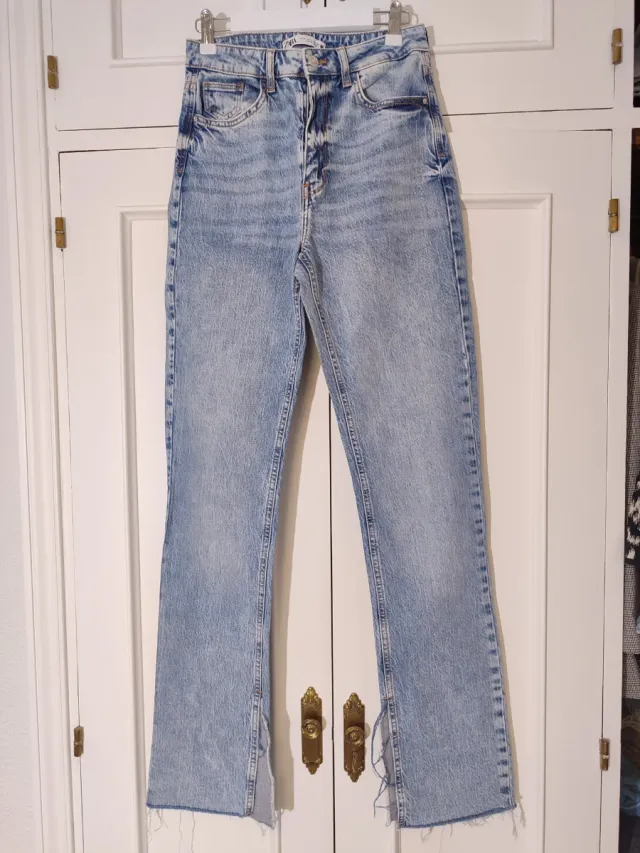Jeans Zara Flare con Abertura