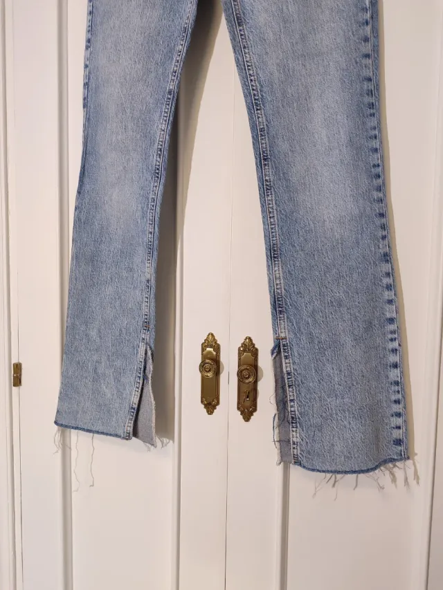 Jeans Zara Flare con Abertura