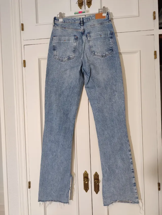 Jeans Zara Flare con Abertura