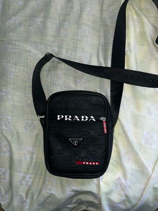 Marsupio nero Prada e Jordan