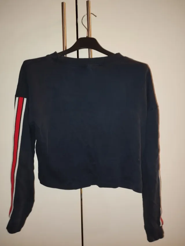 Felpa H&M nera con strisce bianche e rosse