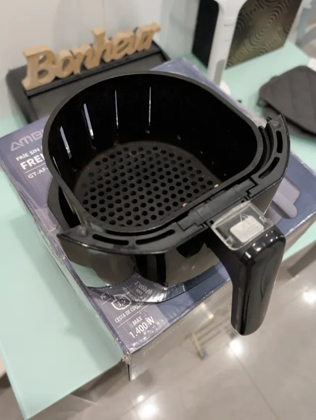 Freidora de aire Saivod negra