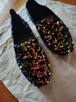 Bailarinas negras con lentejuelas multicolor