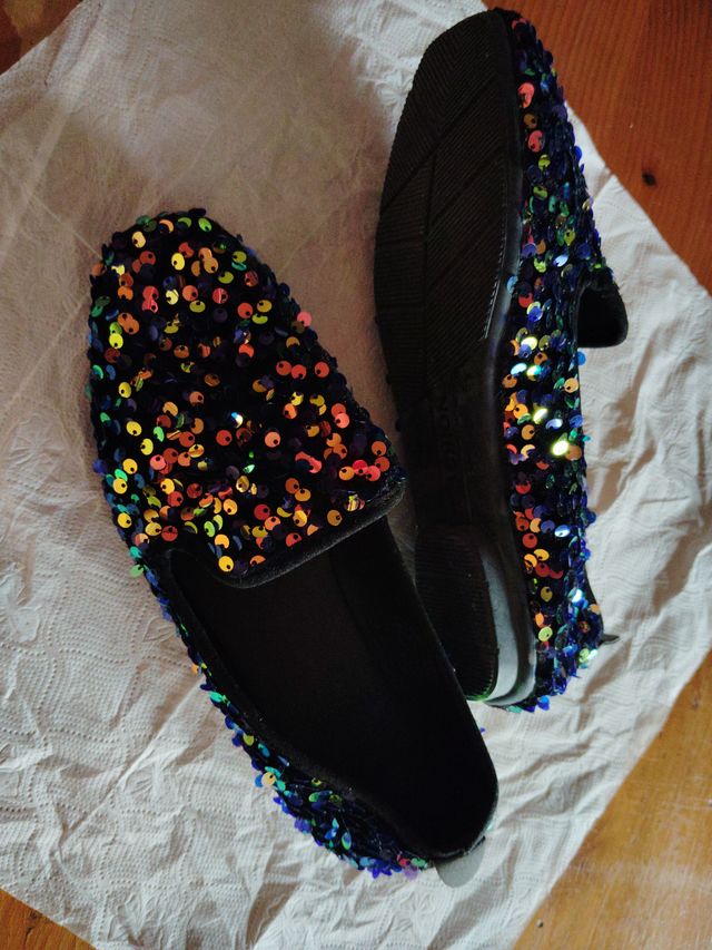 Bailarinas negras con lentejuelas multicolor