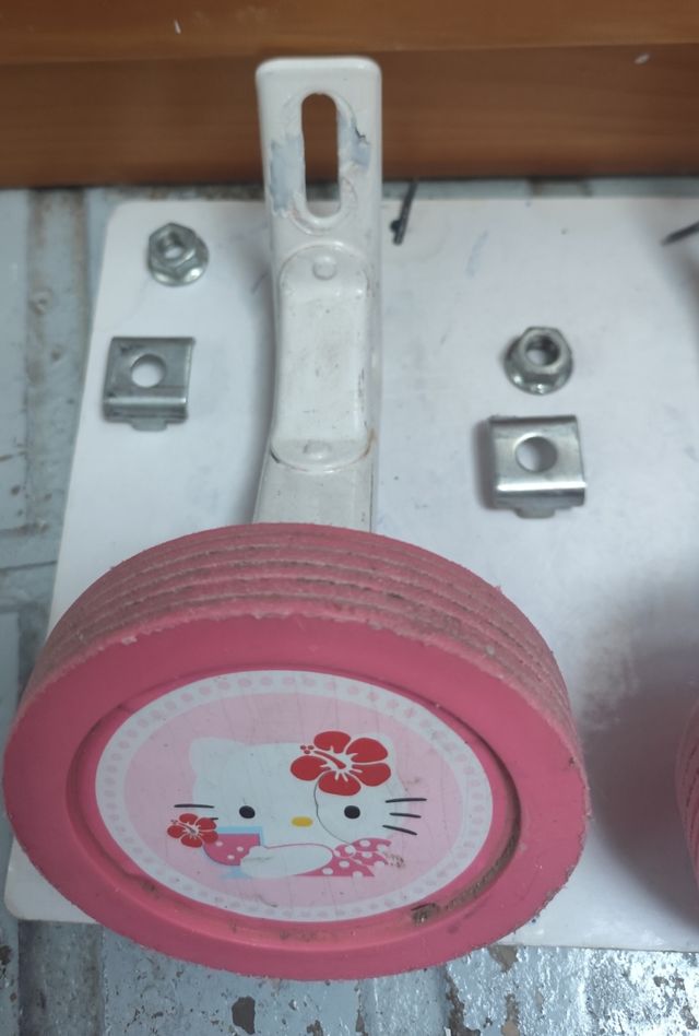 Ruedines bici Hello Kitty niña