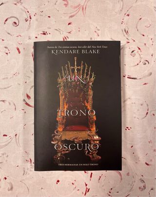 Un trono oscuro