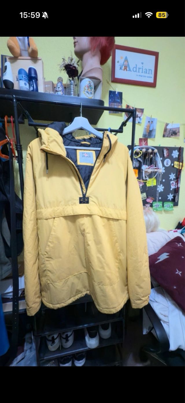 Cazadora Pull and Bear XL/46 Negra y Amarilla