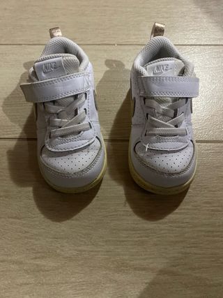 Scarpine Nike bambina bianche n. 23,5