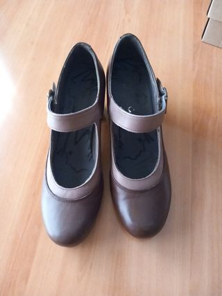 Zapatos marca Pitillos Marrones Talla 40 - 41