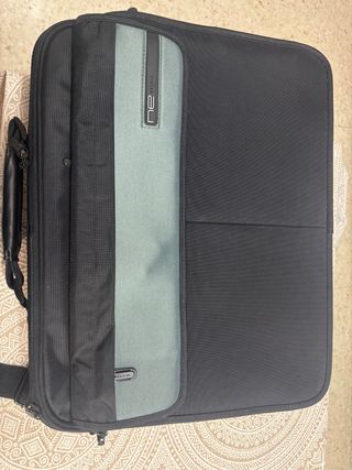 Maletín portátil Belkin negro y gris