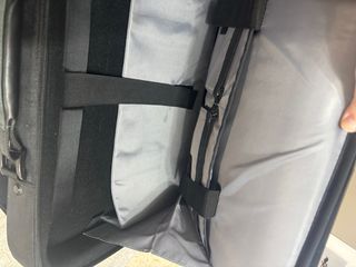 Maletín portátil Belkin negro y gris