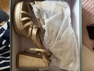 Tacones MIM dorados talla 40 sin estrenar