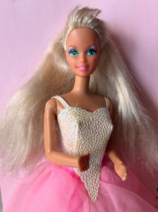 Ballo in costume da Barbie 1990