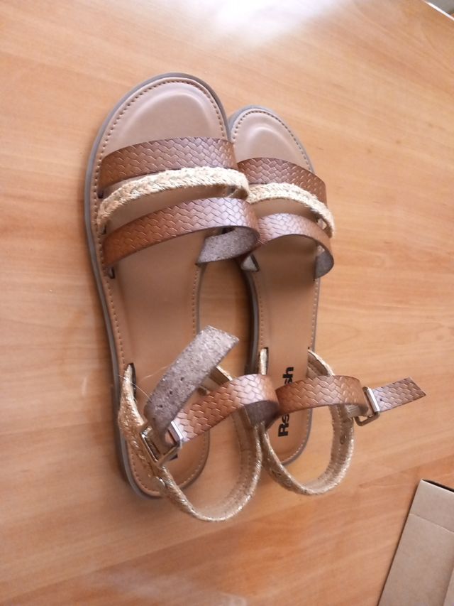 Sandalias Refresh Beige y Marrón