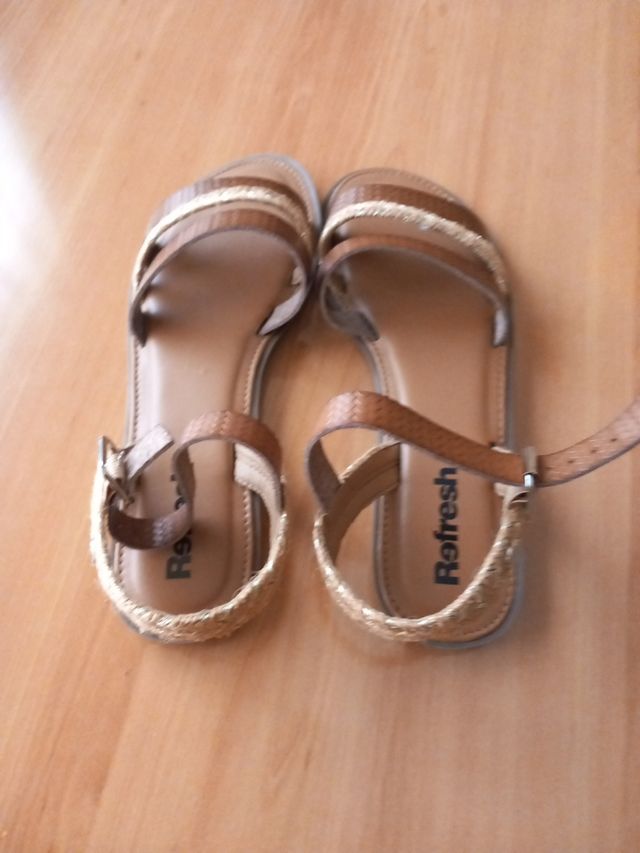 Sandalias Refresh Beige y Marrón