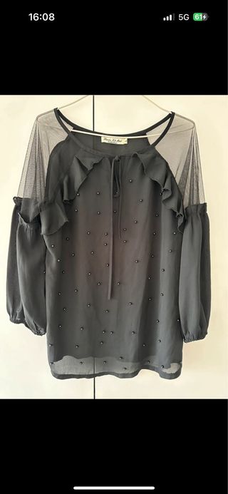 Blusa negra con perlas y tul Talla L