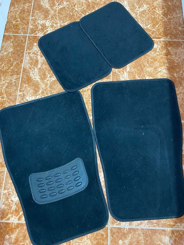 Alfombrillas de coche negras