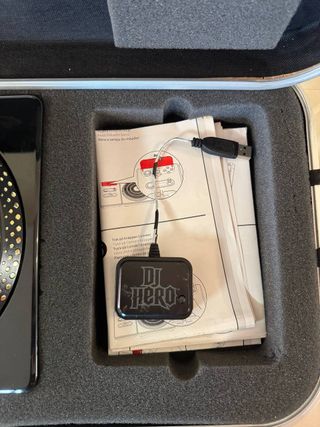 DJ Hero Console/Mixer Renegade Edition per PS3