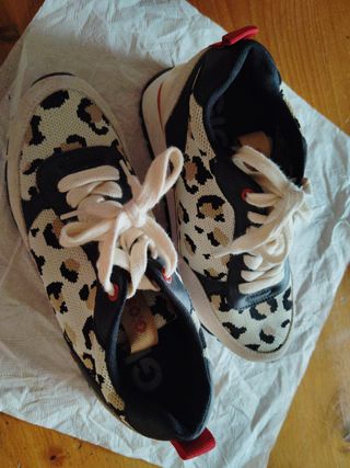 Deportivas con estampado de leopardo