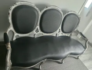 Sofá clásico restaurado efecto envejecido