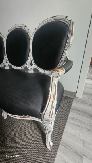 Sofá clásico restaurado efecto envejecido