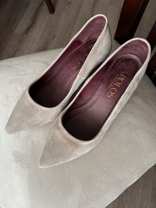 Zapatos de tacón bajo beige mujer