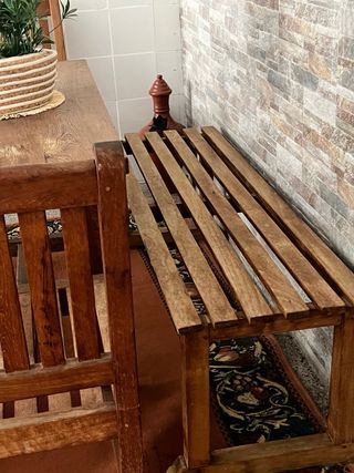 Tavolo, sedie, panca e panche in legno