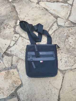 Borsa a tracolla nera da uomo Tommy Hilfiger