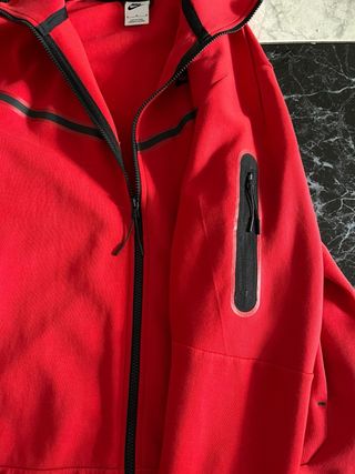 Casaca Nike Tech Roja