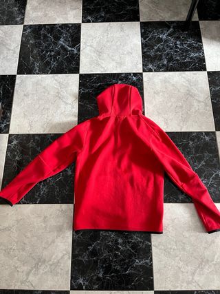 Casaca Nike Tech Roja