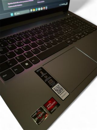 Lenovo IdeaPad Slim 3 PC