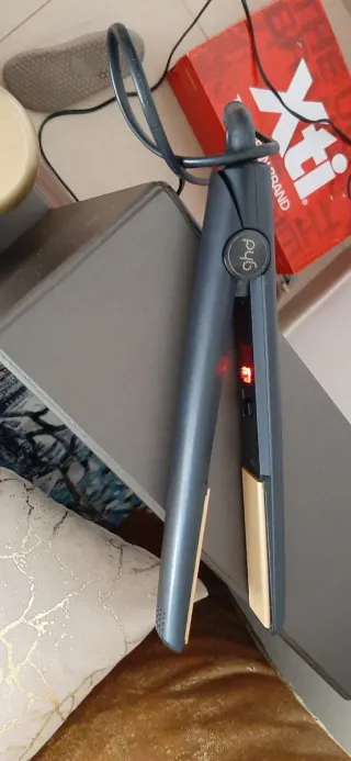 Plancha de pelo ghd 4.2B oro y gris