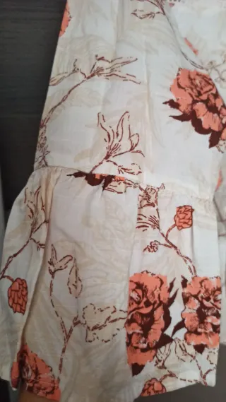 Blusa floral beige y rosa