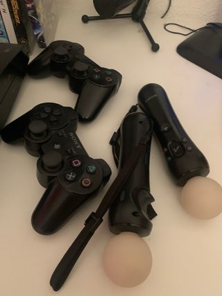 Consola PS3 + 2 Mandos + Cámara + Juegos