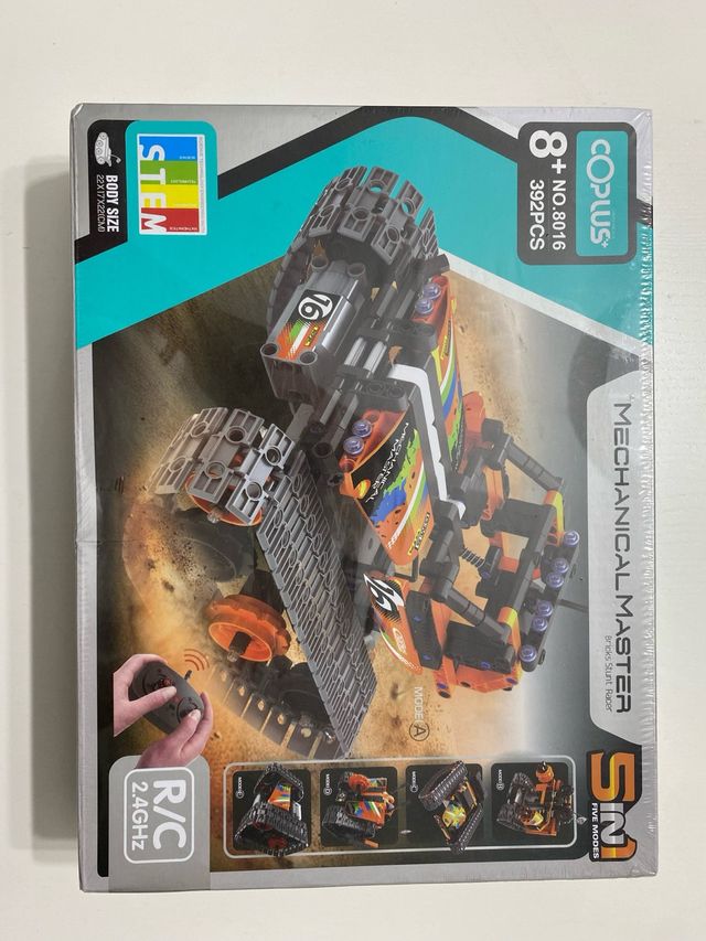 Figura transformable teledirigida