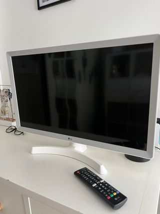 Televisión LG Blanca 23.6 pulgadas